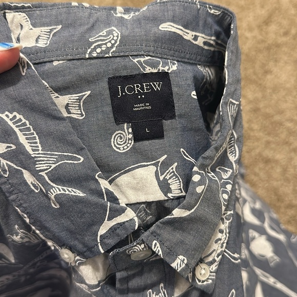 Fish button down - Picture 4 of 5